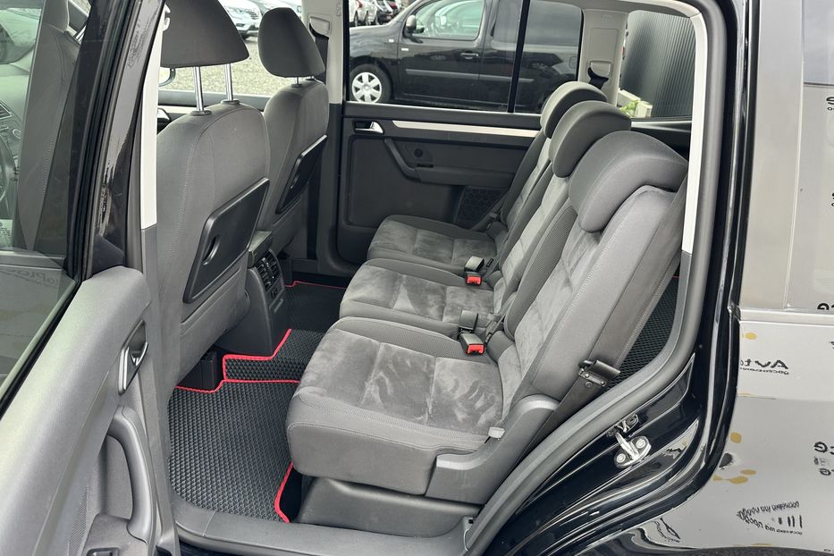 Продам Volkswagen Touran 2011 года в Луцке