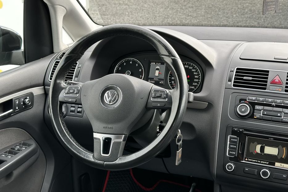 Продам Volkswagen Touran 2011 года в Луцке