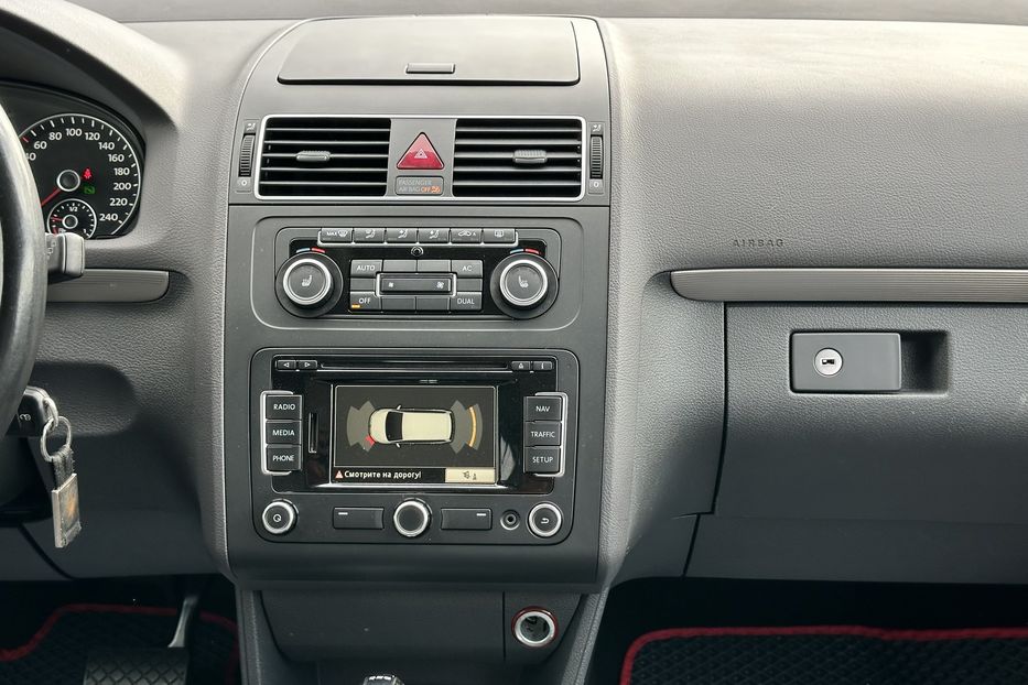 Продам Volkswagen Touran 2011 года в Луцке