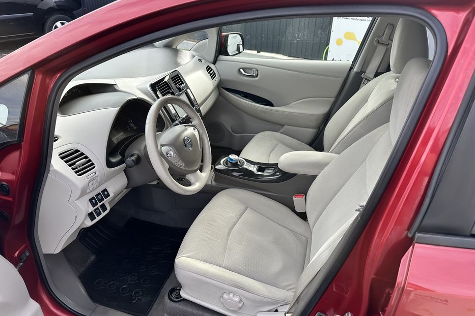 Продам Nissan Leaf 24 kw 2012 года в Луцке