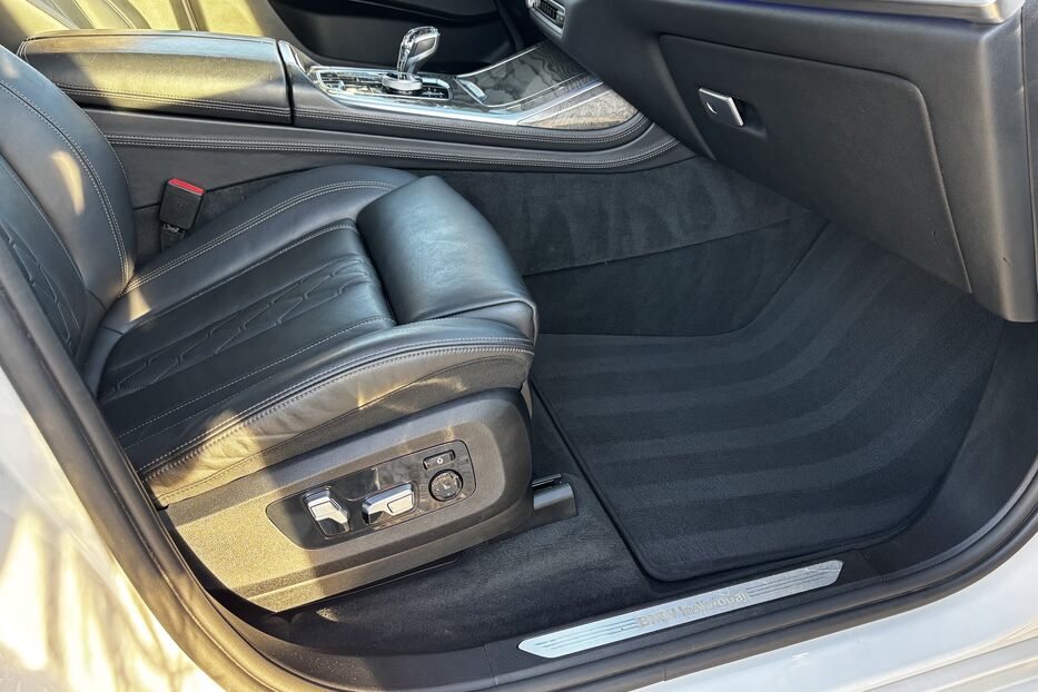 Продам BMW X7 Xdrive40I авто у Львові 2019 року у Львові
