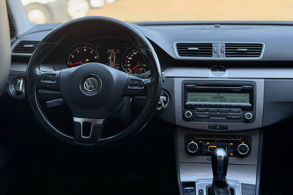 Продам Volkswagen Passat B7 2011 года в Киеве