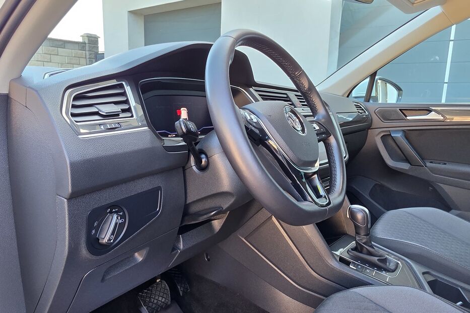 Продам Volkswagen Tiguan R-Line Comfortline v3233 2020 року у Луцьку