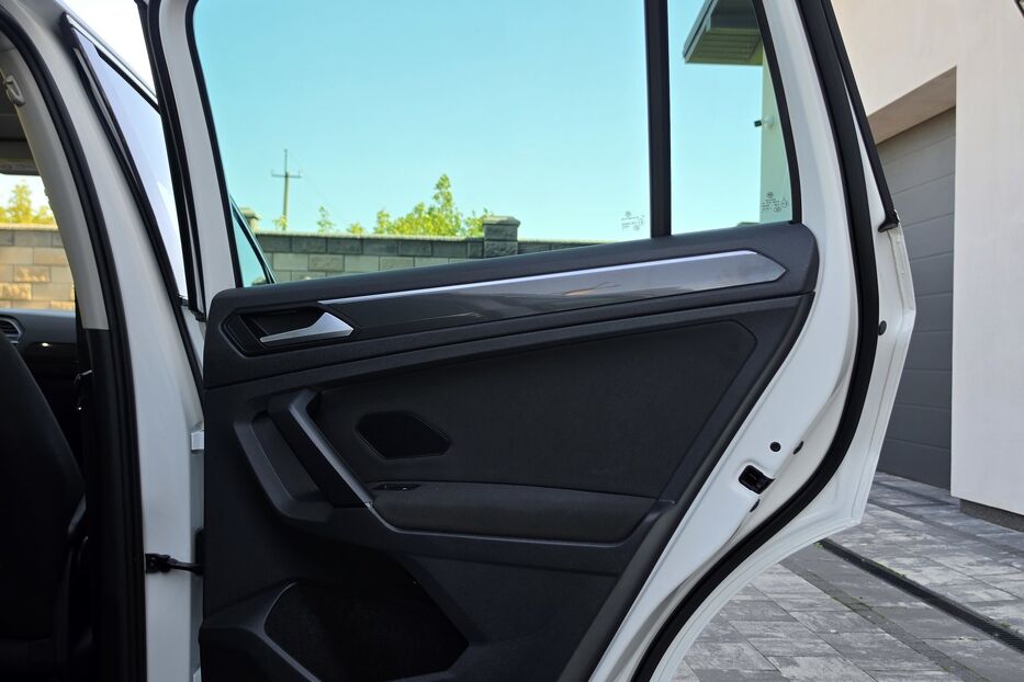 Продам Volkswagen Tiguan R-Line Comfortline v3233 2020 року у Луцьку