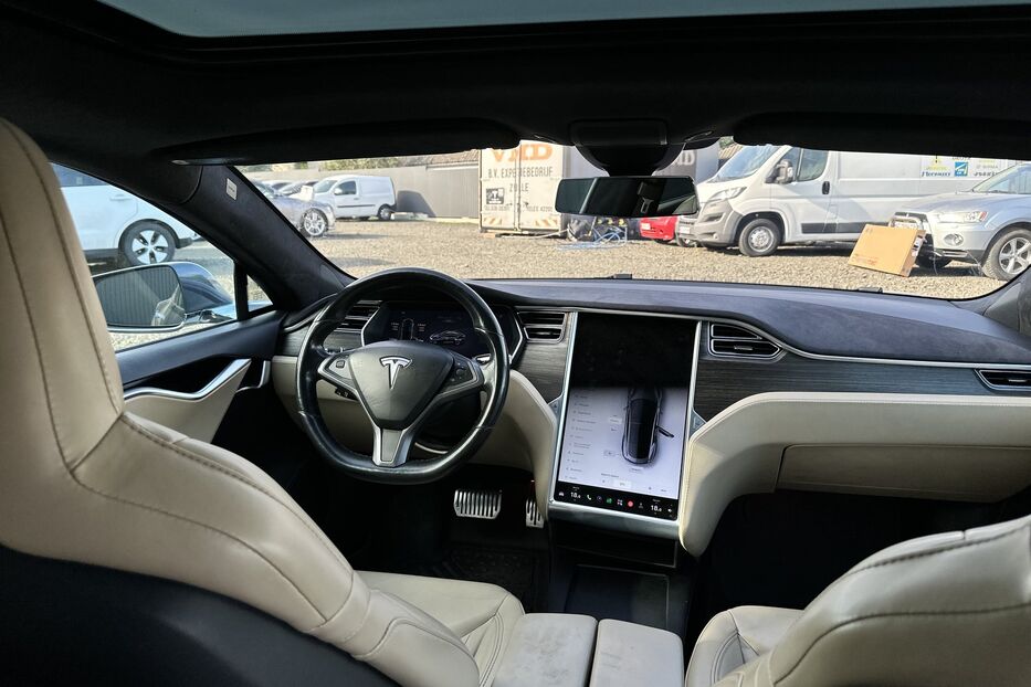 Продам Tesla Model S P90 2016 року у Луцьку