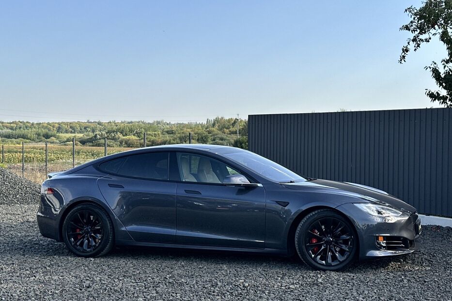 Продам Tesla Model S P90 2016 року у Луцьку