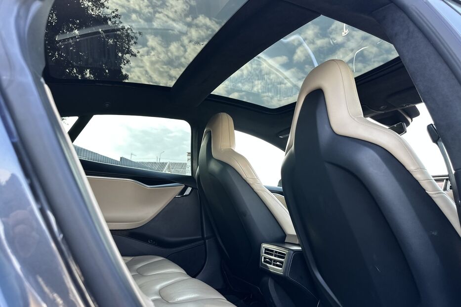Продам Tesla Model S P90 2016 року у Луцьку