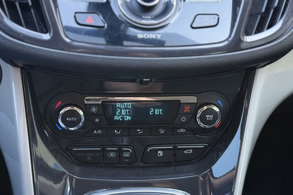 Продам Ford C-Max 2.0 PHEV CVT (180 к.с.)   2015 года в Киеве