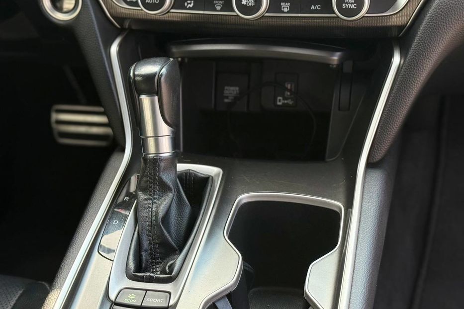 Продам Honda Accord 2018 года в Днепре