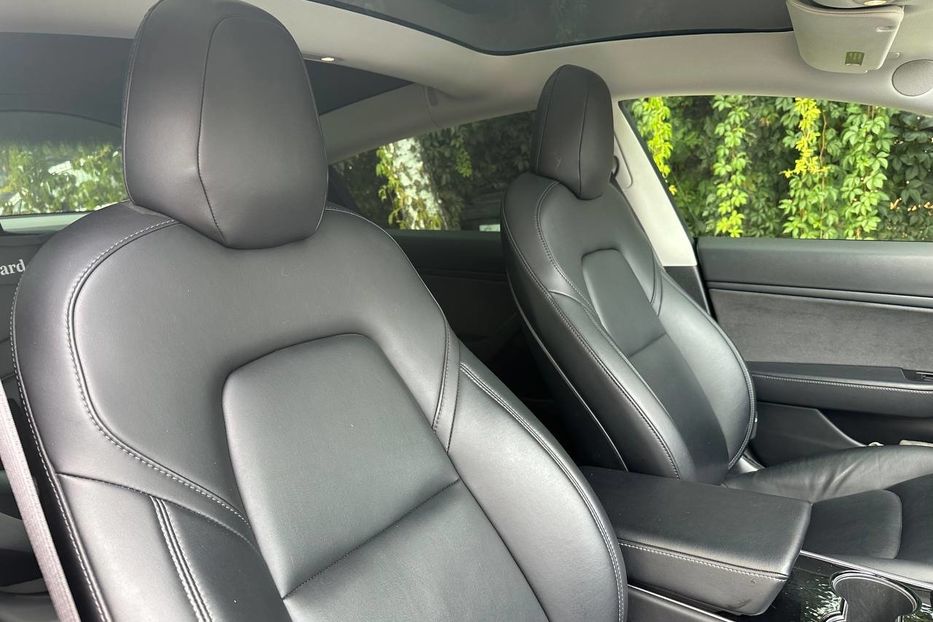 Продам Tesla Model 3 2018 года в Черновцах