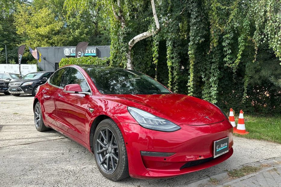 Продам Tesla Model 3 2018 года в Черновцах