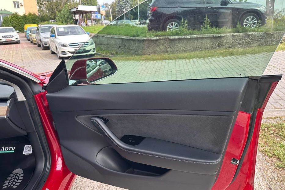 Продам Tesla Model 3 2018 года в Черновцах