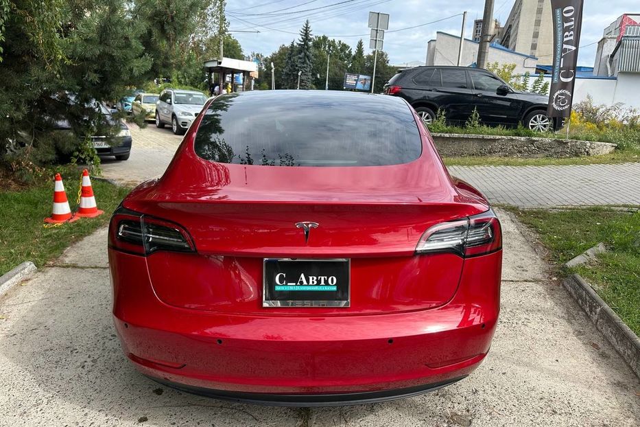 Продам Tesla Model 3 2018 года в Черновцах