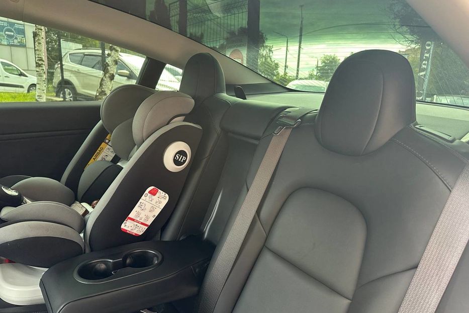 Продам Tesla Model 3 2018 года в Черновцах