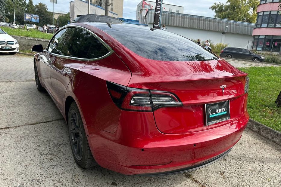 Продам Tesla Model 3 2018 года в Черновцах