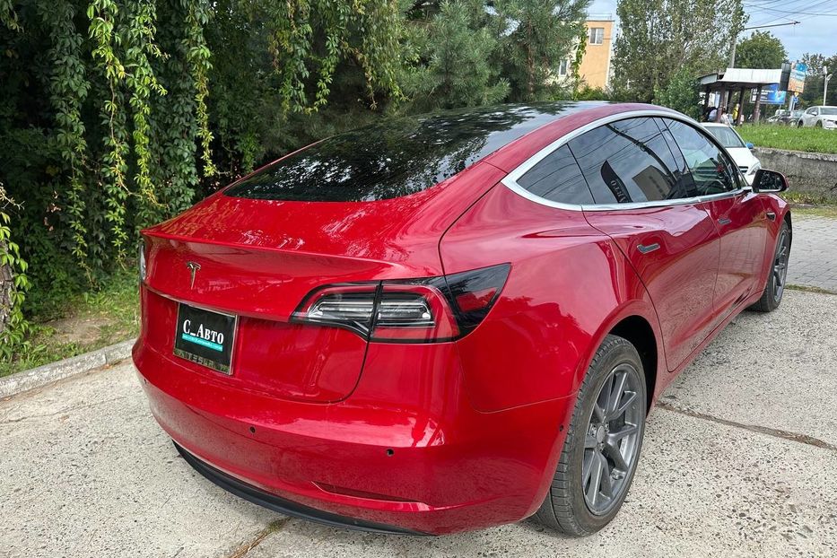 Продам Tesla Model 3 2018 года в Черновцах
