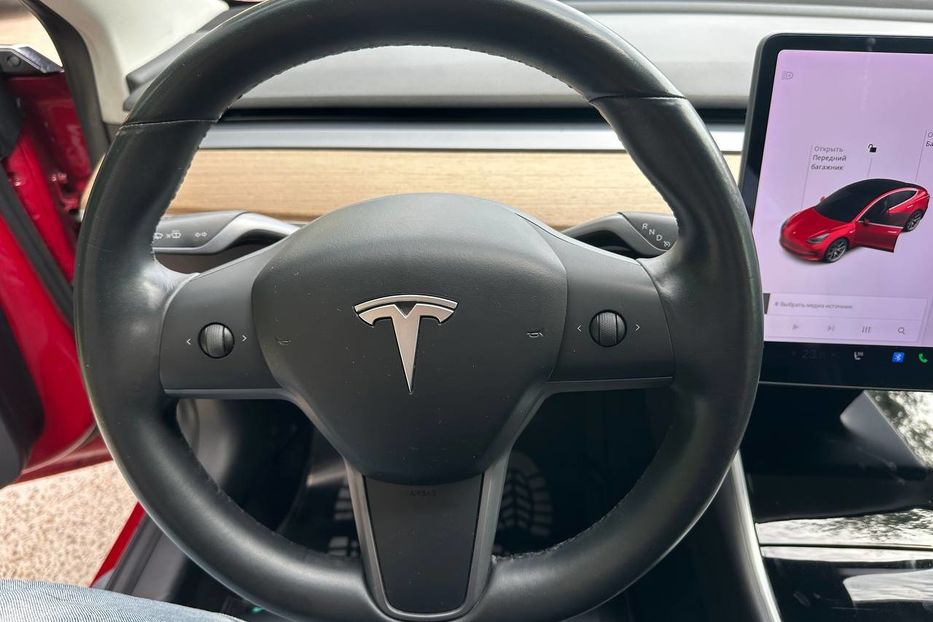 Продам Tesla Model 3 2018 года в Черновцах