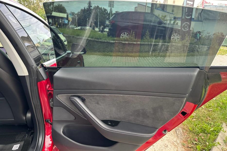 Продам Tesla Model 3 2018 года в Черновцах