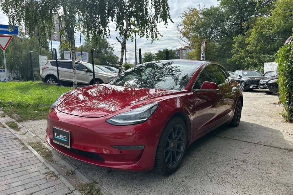 Продам Tesla Model 3 2018 года в Черновцах