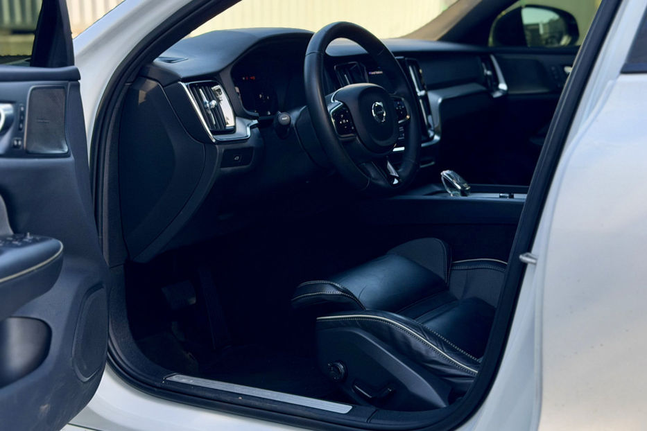 Продам Volvo S60 B5 2.0 AT (250 к.с.) MHEV   2023 года в Киеве