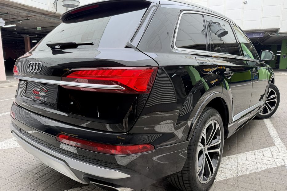 Продам Audi Q7 55 TFSi Quattro Premium Plus 2024 года в Киеве