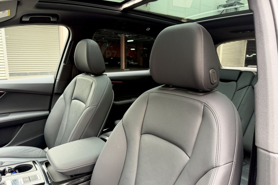 Продам Audi Q7 55 TFSi Quattro Premium Plus 2024 года в Киеве
