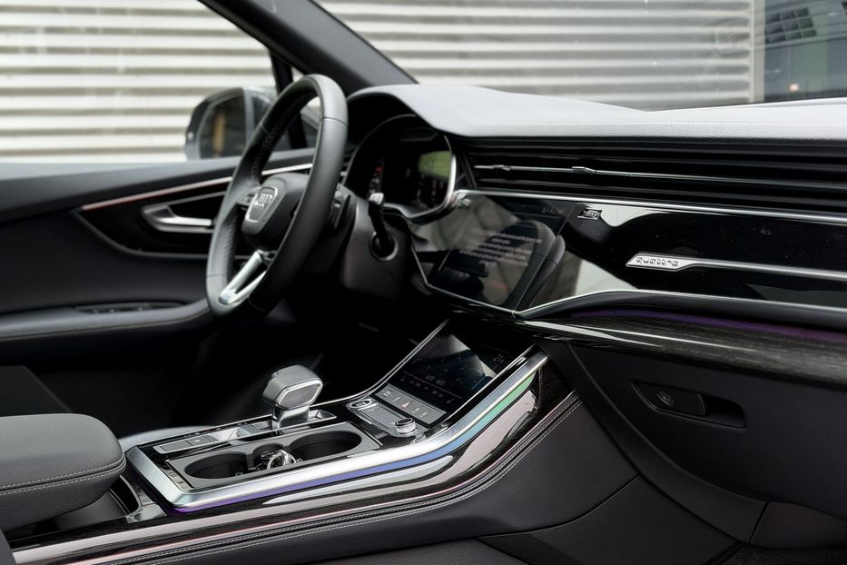 Продам Audi Q7 55 TFSi Quattro Premium Plus 2024 года в Киеве