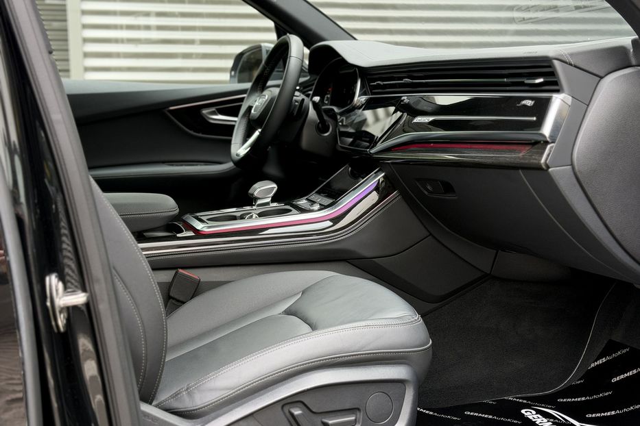Продам Audi Q7 55 TFSi Quattro Premium Plus 2024 года в Киеве