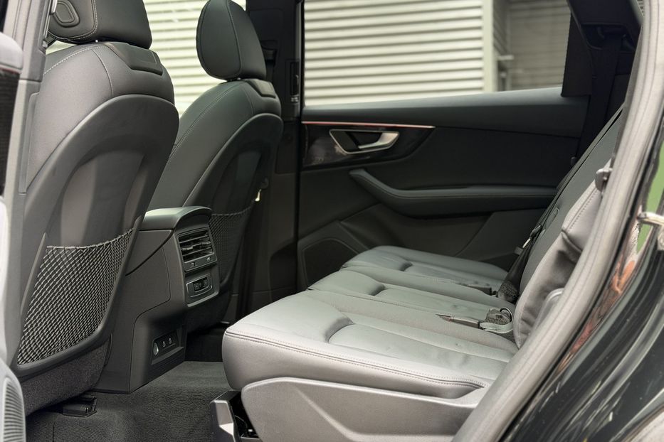 Продам Audi Q7 55 TFSi Quattro Premium Plus 2024 года в Киеве