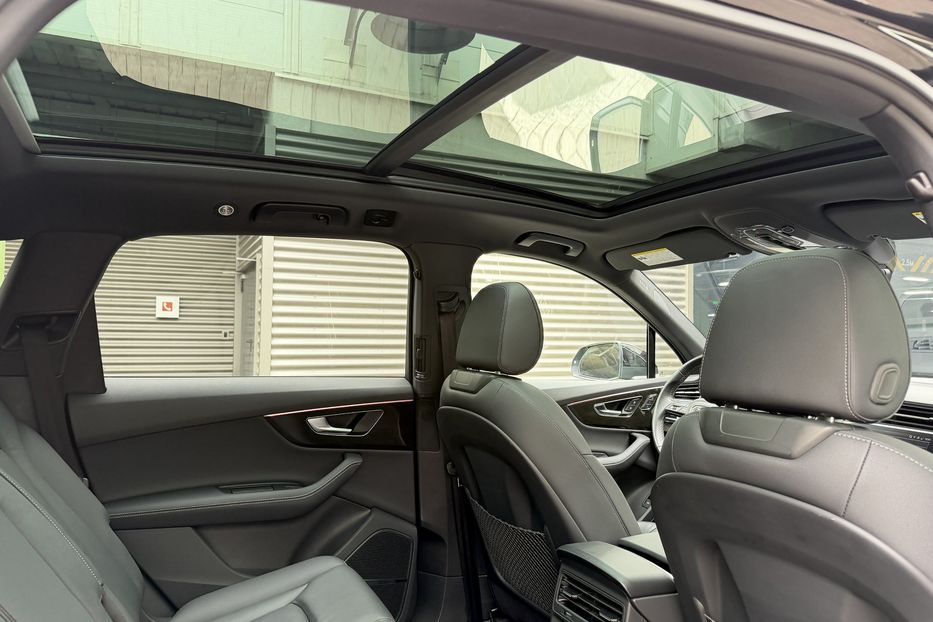 Продам Audi Q7 55 TFSi Quattro Premium Plus 2024 года в Киеве