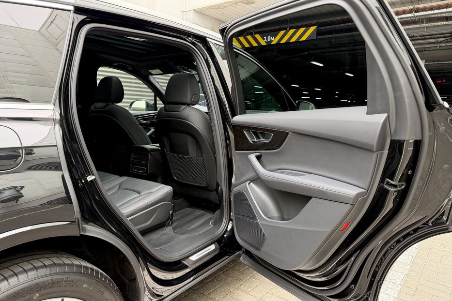 Продам Audi Q7 55 TFSi Quattro Premium Plus 2024 года в Киеве