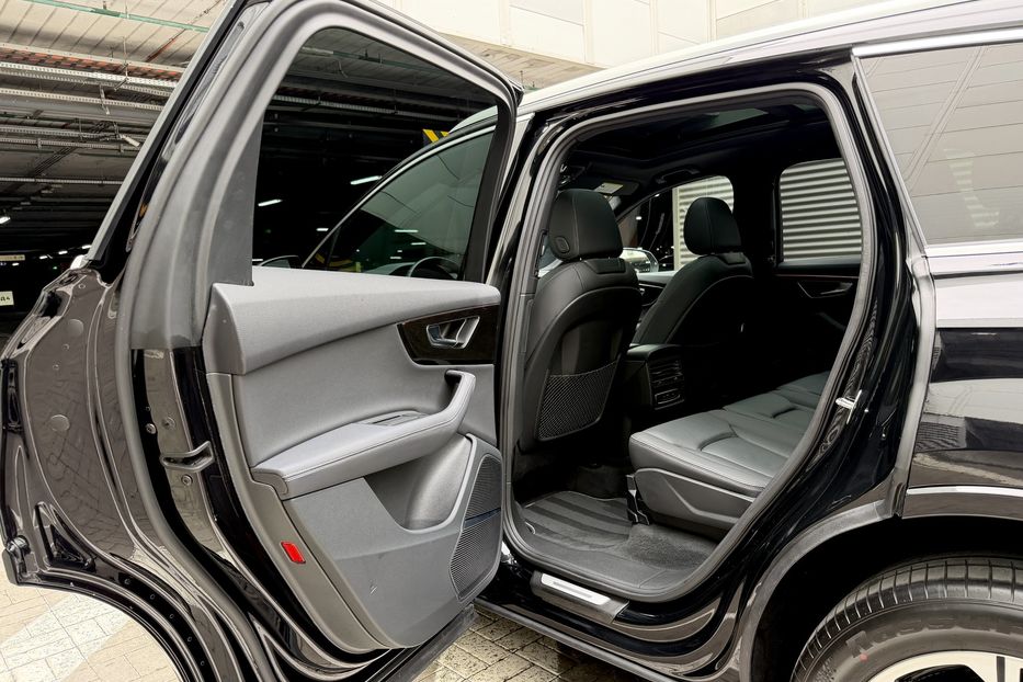Продам Audi Q7 55 TFSi Quattro Premium Plus 2024 года в Киеве