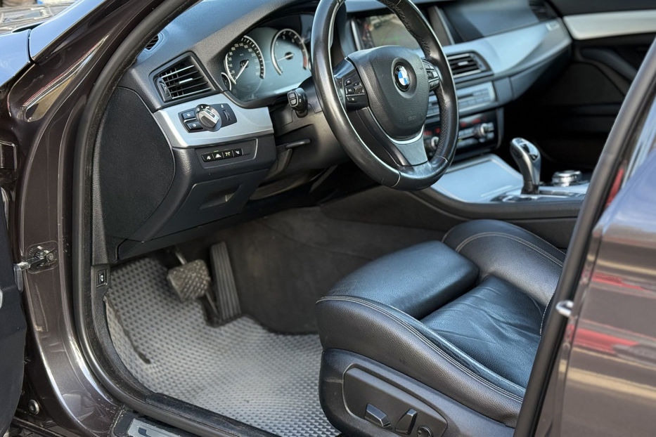 Продам BMW 530 530d  AT (258 к.с.) xDrive 2016 года в Киеве