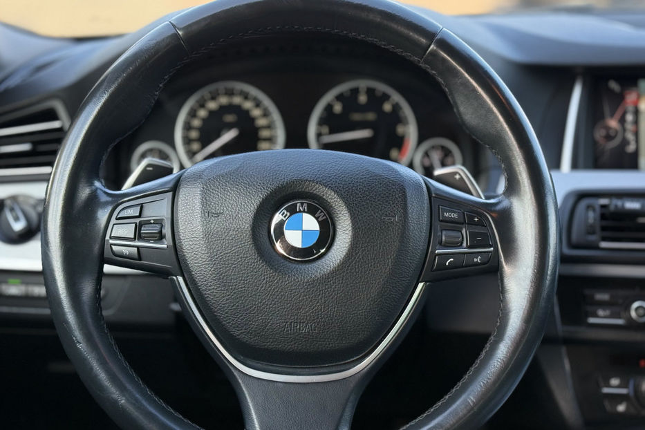Продам BMW 530 530d  AT (258 к.с.) xDrive 2016 года в Киеве