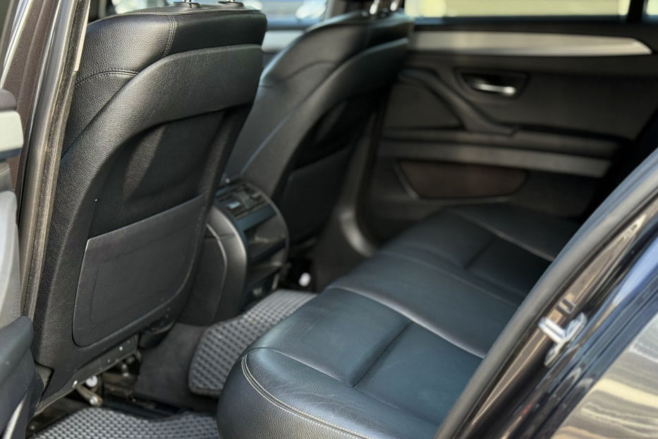 Продам BMW 530 530d  AT (258 к.с.) xDrive 2016 года в Киеве