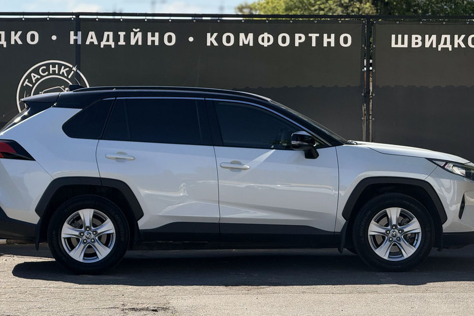 Продам Toyota Rav 4 2.0i CVT (173 к.с.) 2020 года в Киеве