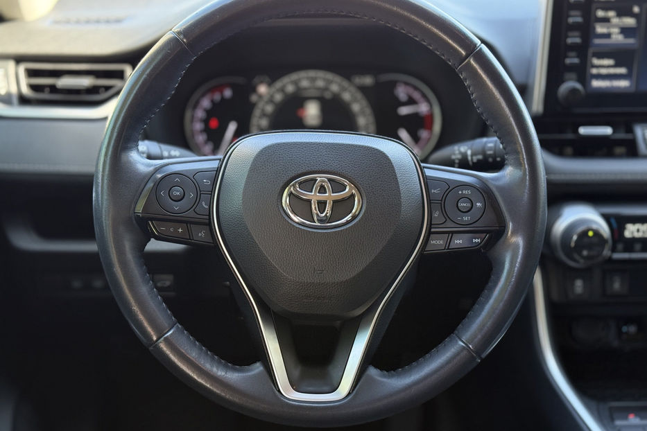 Продам Toyota Rav 4 2.0i CVT (173 к.с.) 2020 года в Киеве