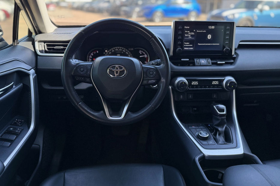 Продам Toyota Rav 4 2.0i CVT (173 к.с.) 2020 года в Киеве