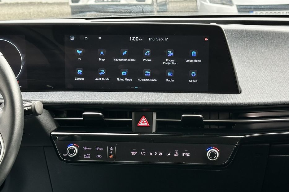Продам Kia EV6 77 квт 2024 года в Луцке