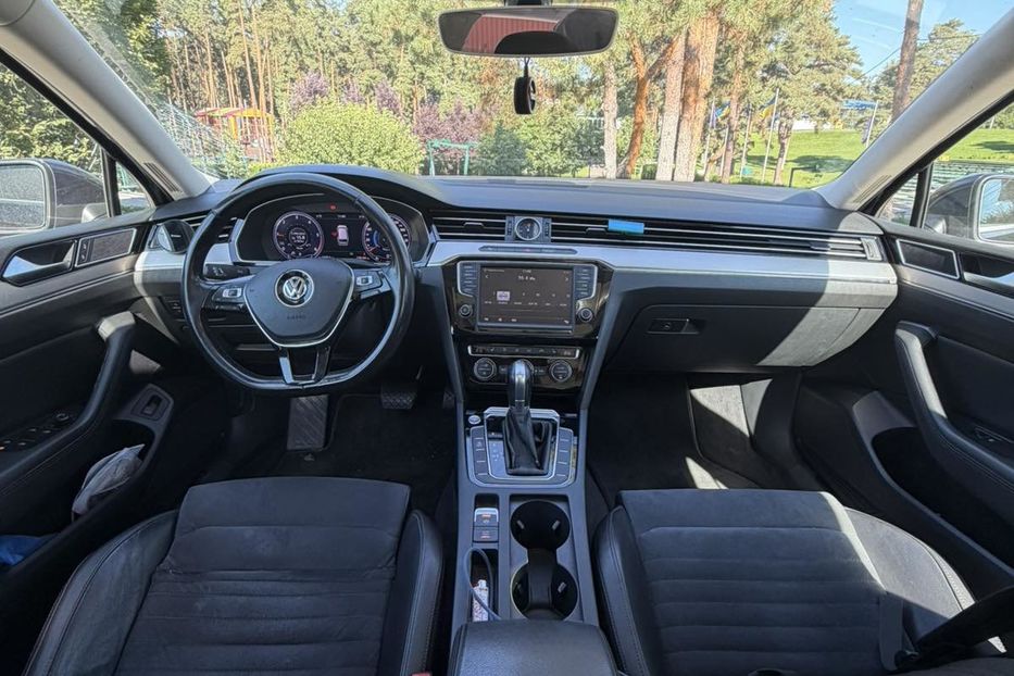 Продам Volkswagen Passat B8 Highline 2015 года в Киеве