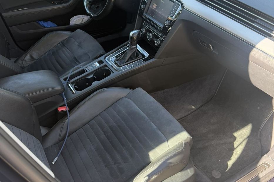 Продам Volkswagen Passat B8 Highline 2015 года в Киеве