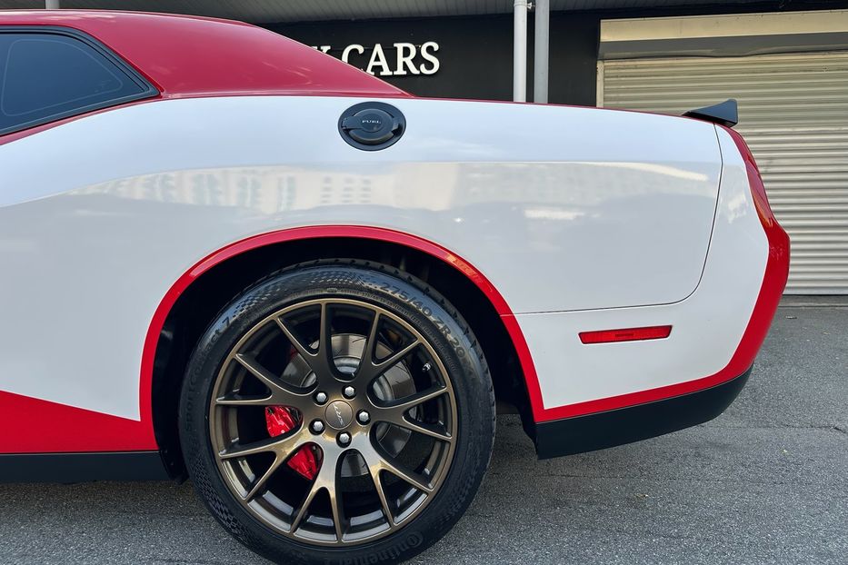 Продам Dodge Challenger SRT Hellcat 2016 года в Киеве