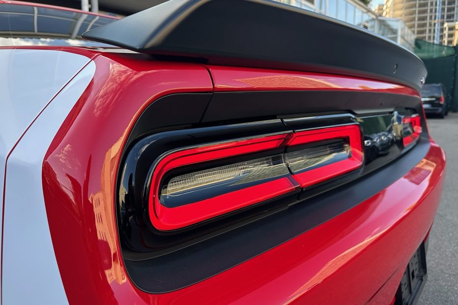 Продам Dodge Challenger SRT Hellcat 2016 года в Киеве