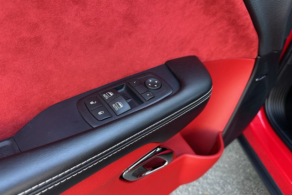 Продам Dodge Challenger SRT Hellcat 2016 года в Киеве