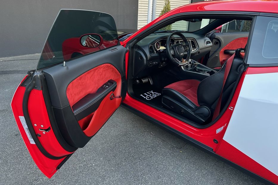 Продам Dodge Challenger SRT Hellcat 2016 года в Киеве