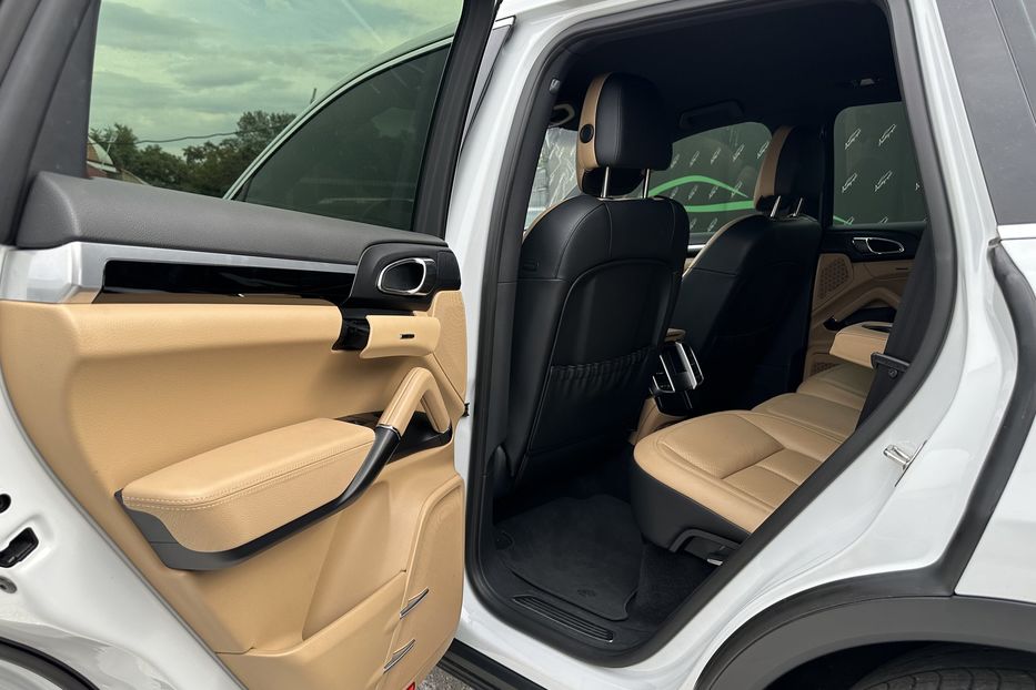 Продам Porsche Cayenne 2016 года в Киеве