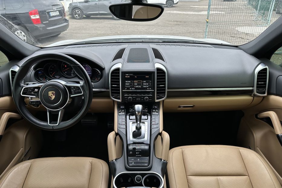 Продам Porsche Cayenne 2016 года в Киеве