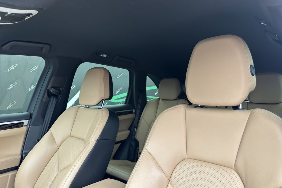 Продам Porsche Cayenne 2016 года в Киеве