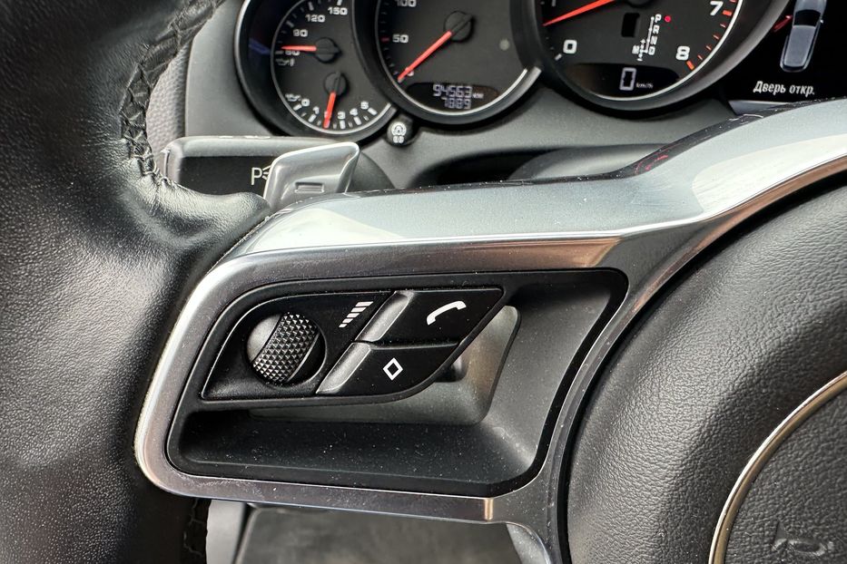 Продам Porsche Cayenne 2016 года в Киеве