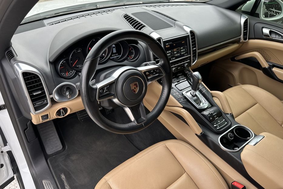 Продам Porsche Cayenne 2016 года в Киеве
